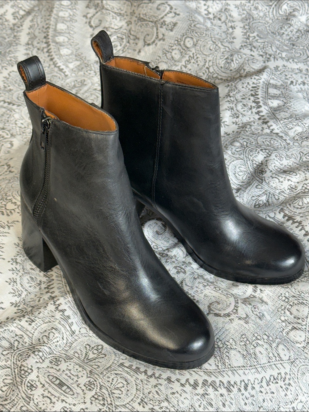 Gap - Black Leather Women's Ankle Boots - Classic Zip Heels - Size 8